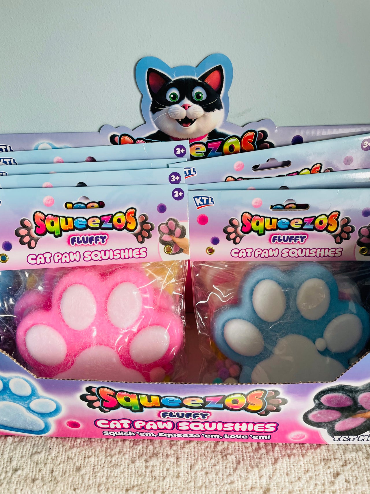 🐾🤍 White Taba Feel Fluffy Cat Paw Squishy Toy
