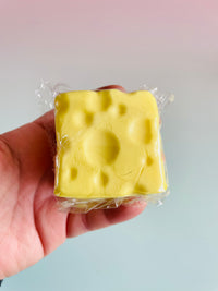 🧀✨ Slow Rise Squishy Cheese – 5cm Kawaii Sensory Fidget Toy ✨🧀