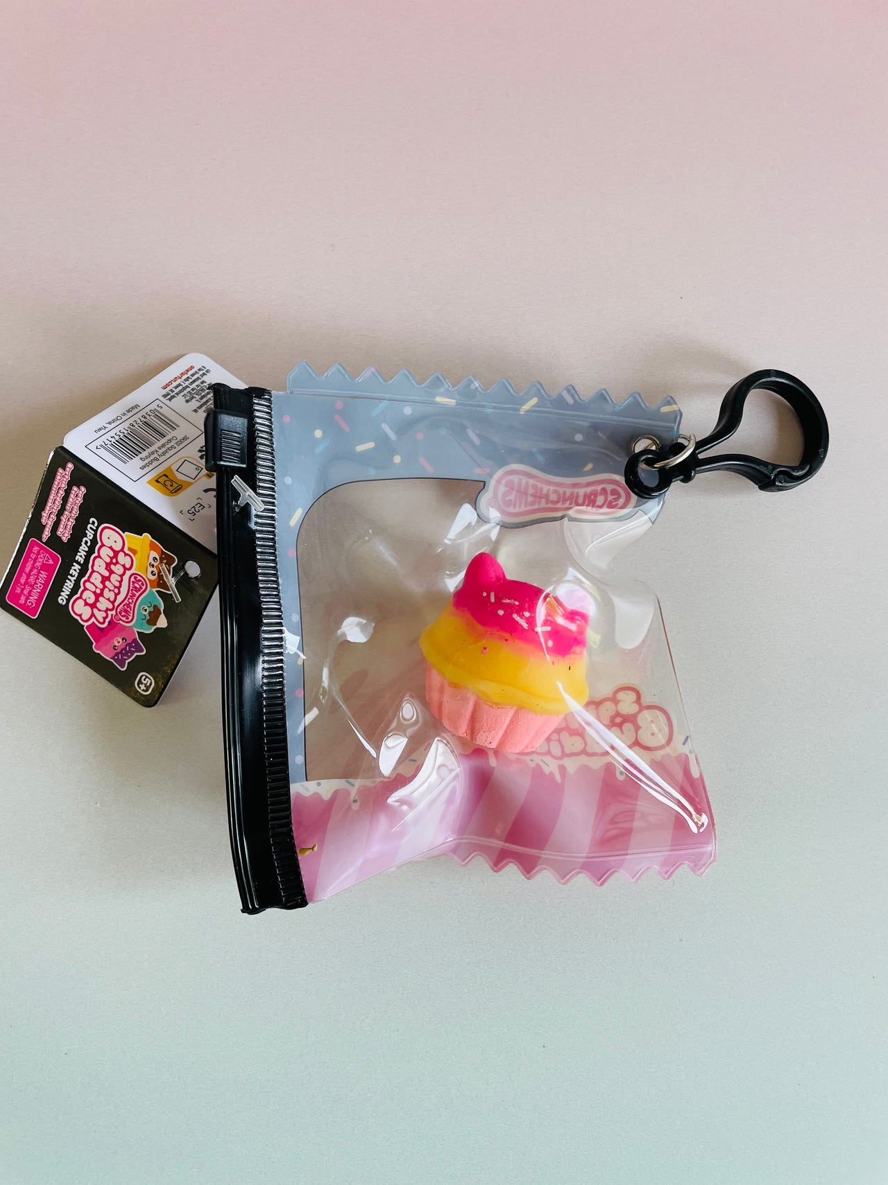 🍓🐱 Scrunchems Squishy Buddies Cupcake Keyring (Assorted)